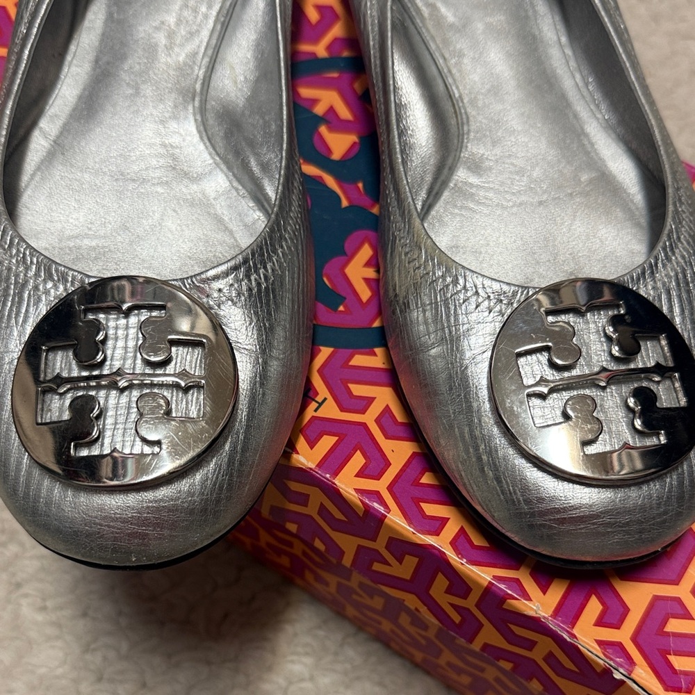 Tory Burch Metallic Silver Logo Ballet Flats - Picture 6 of 6